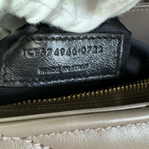 Saint Laurent Medium Loulou - Picture 12 of 16